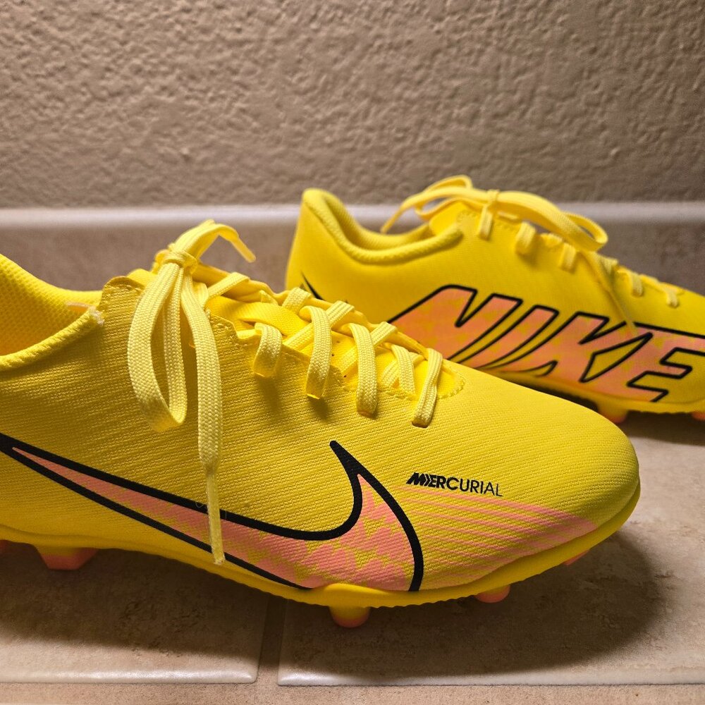 Nike Mercurial JR Vapor 15 Club FG - Kids' Soccer Cleats -Size 3.5Y - BNWT